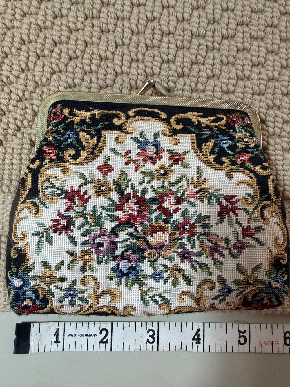 Vintage Made in Hong Kong Floral Tapestry Kiss Lock Coin Purse